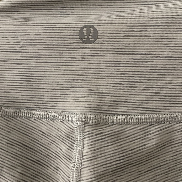 Lululemon leggings. Excellent condition! Size 8 - Picture 4 of 4